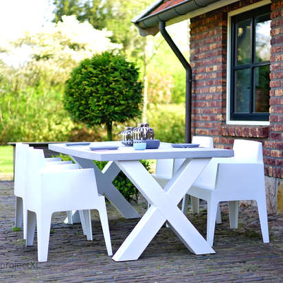    Outdoor Table 
